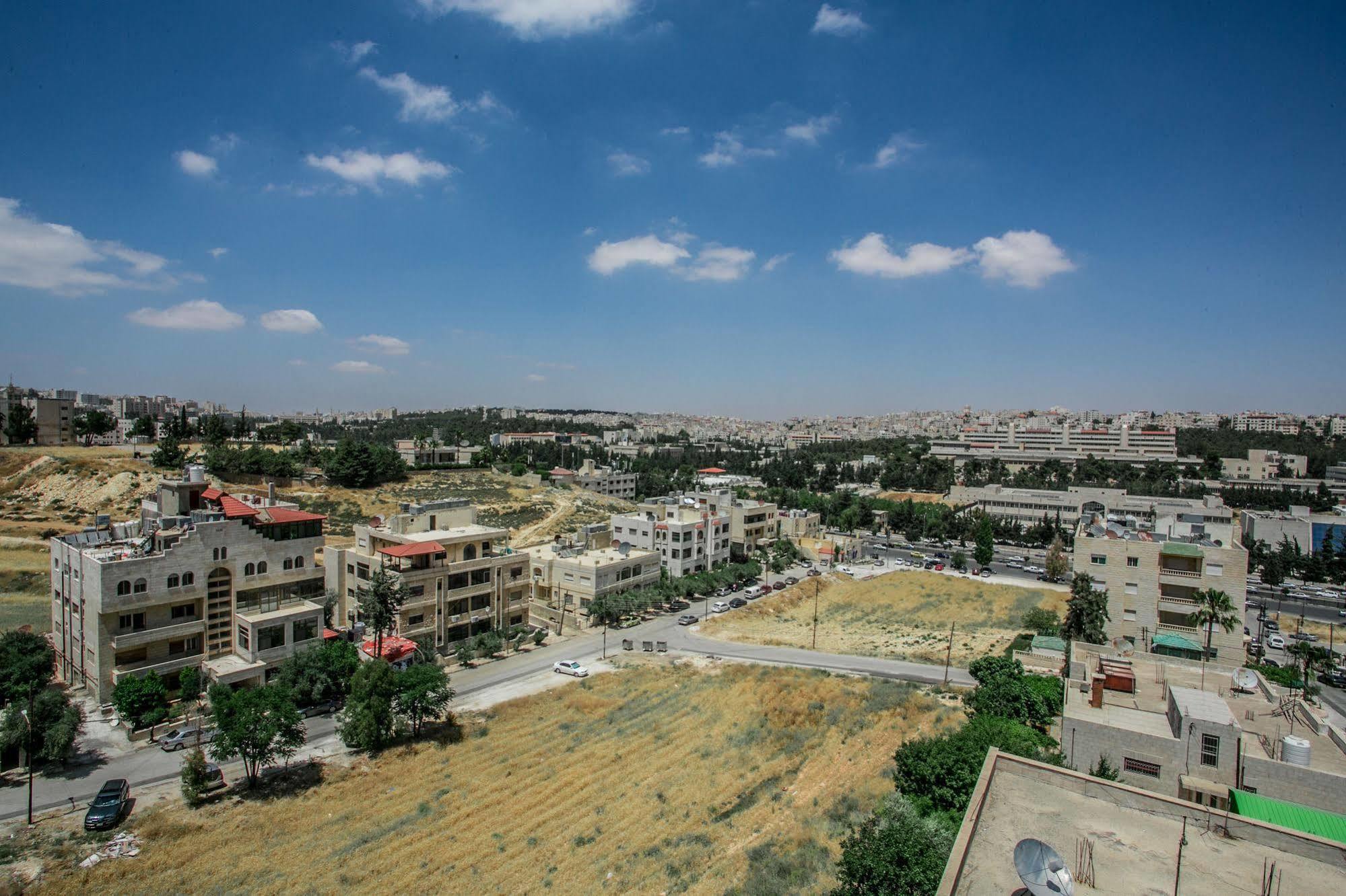 Al Bateel Hotel Apartments Amman Exteriör bild